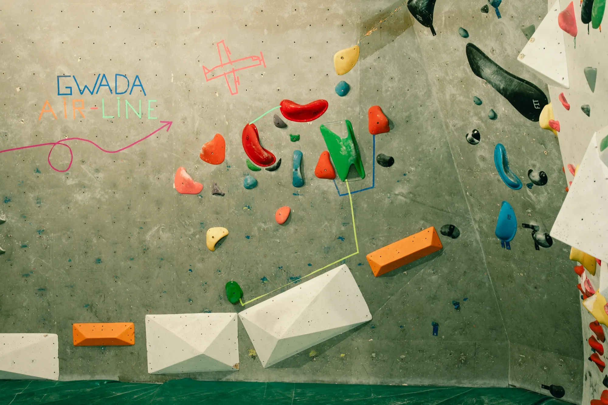 Le mur Gwada Airline et ses prises colorées